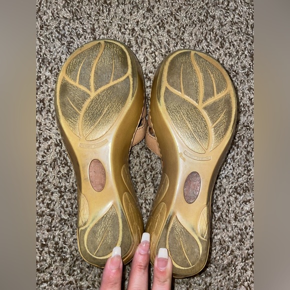 BORN Womens Beige Slip On Wedge Heel Sandals - Picture 9 of 11